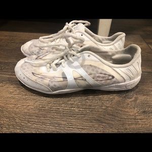 Nfinity cheer shoes